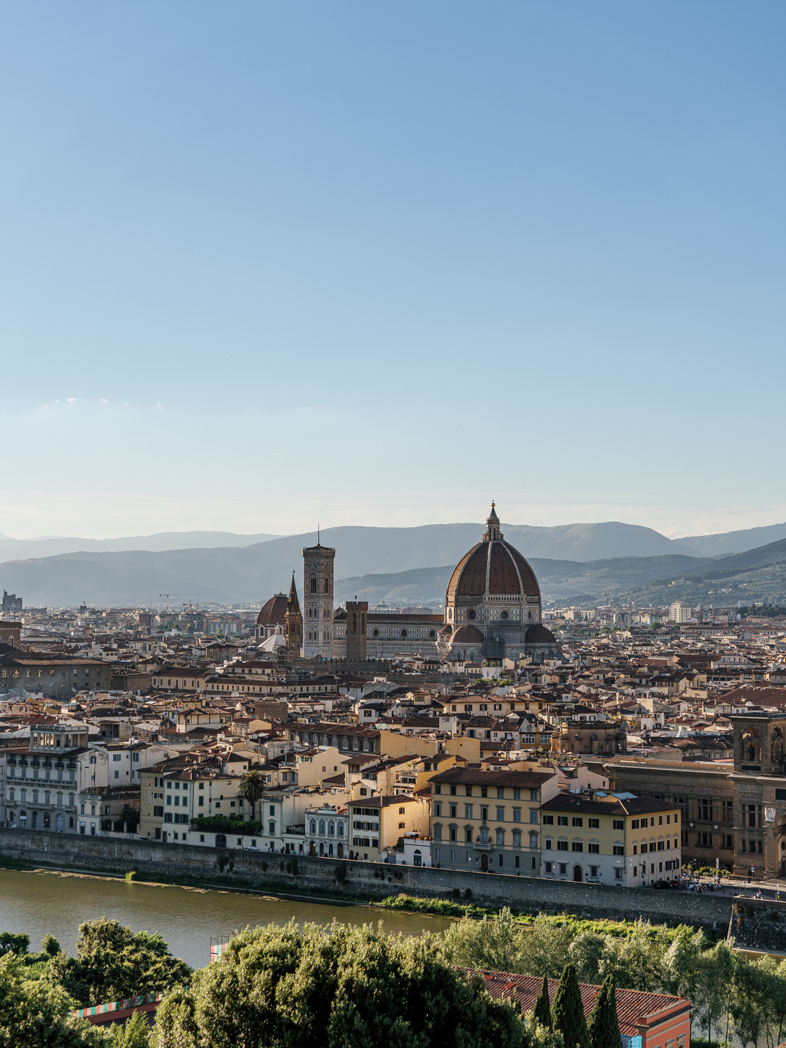 Capture your dream wedding in the heart of Tuscany with our Florence wedding photographer services