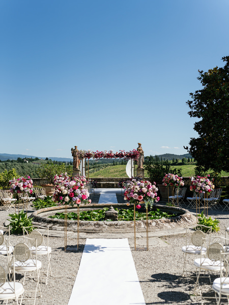 Floral chuppah at Villa Corsini a Mezzomonte overlooking Tuscan countryside, Jewish wedding in Florence.