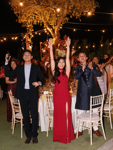 Final celebration moment during Indian wedding reception at Island Resort the Residence