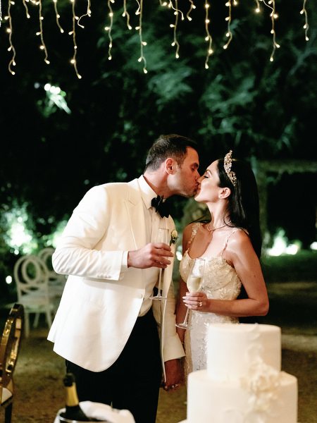 Athens Riviera wedding cake moment.