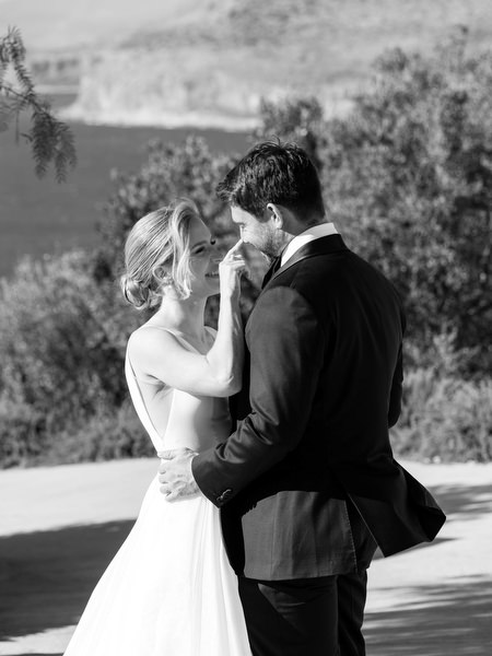 Black-and-white romantic portrait at Aria Estate in the Peloponnese