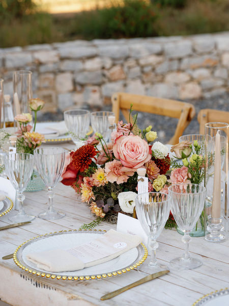 Elegant wedding table décor at Aria Estate in the Peloponnese