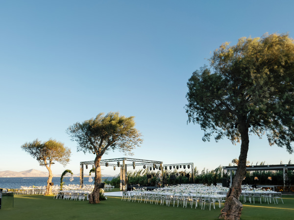 Luxury outdoor wedding reception at Island Resort Athens Riviera