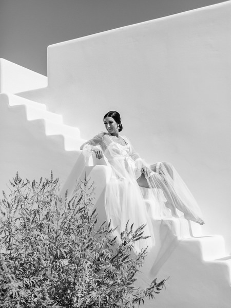Black and white bridal portrait at Eros Santorini.