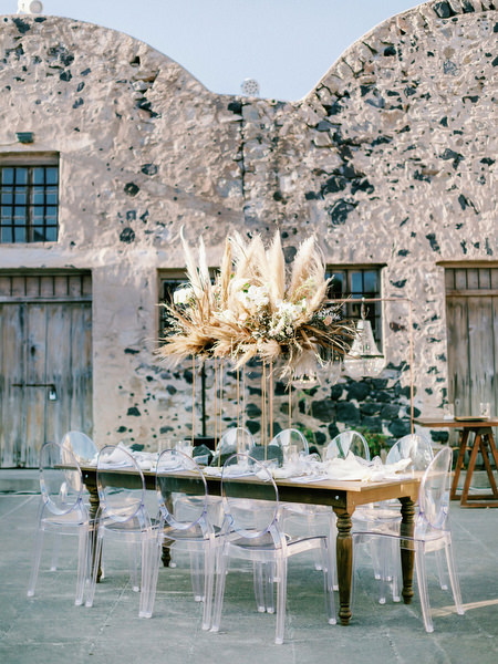 Reception table styling with pampas at Arts Factory Santorini.