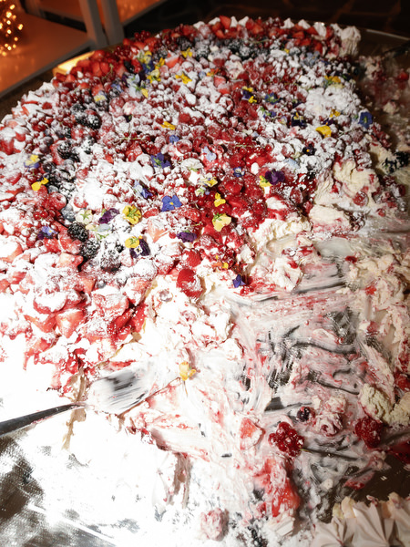 Wedding cake at luxury Athens Riviera reception.