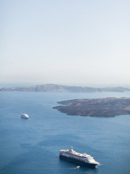 Santorini caldera view before Venetsanos Winery destination wedding.