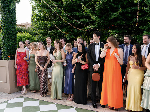 Guests gathered around the dance floor during Kristen and Steven’s first dance
